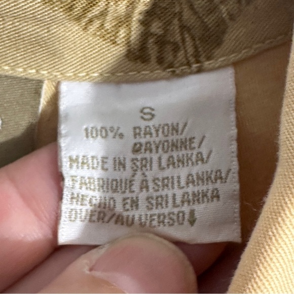 Liz Claiborne Lizwear blouse, size small, rayon, leaf design, office, date night - Picture 6 of 10